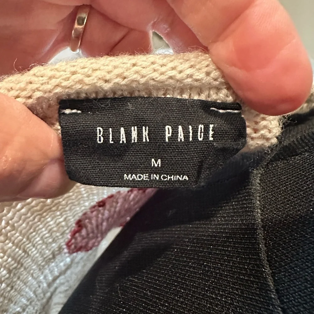 Red Heart Patterned Sweater - Picture 4 of 4